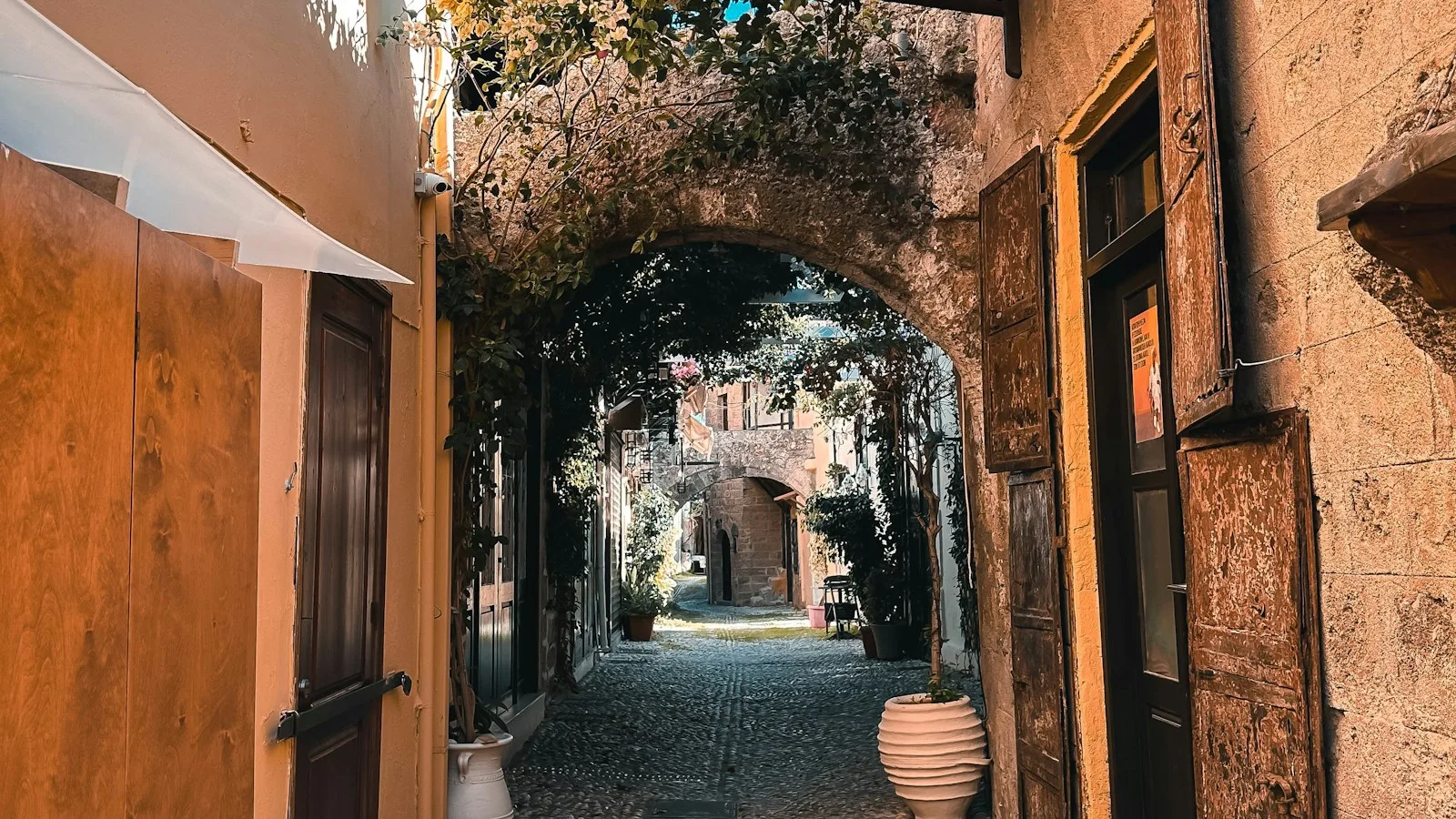️ Les ruelles blanches et les maisons de capitaines
